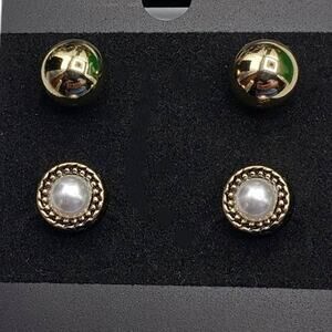 5/10 NWT 2pair gold tone and pearl earrings